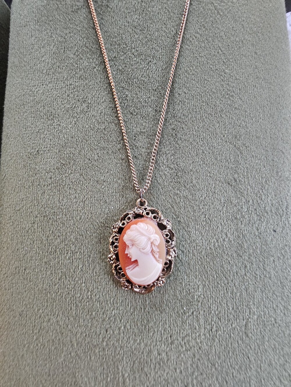 Vintage Cameo Necklace